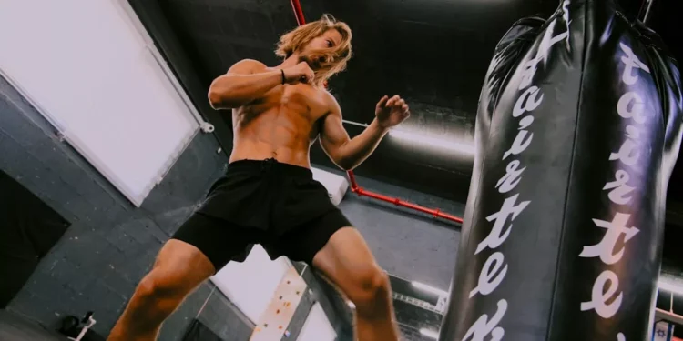 “Equilíbrio e Saú: A Importância do Corpo Forte”