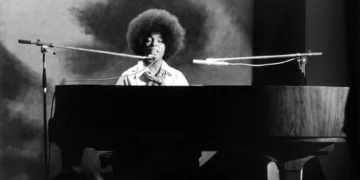 Morreu Roberta Flack, autora de “Killing Me Softly With His Song”