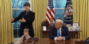 Musk exige que funcionários federais justifiquem empregos e ameaça demissão