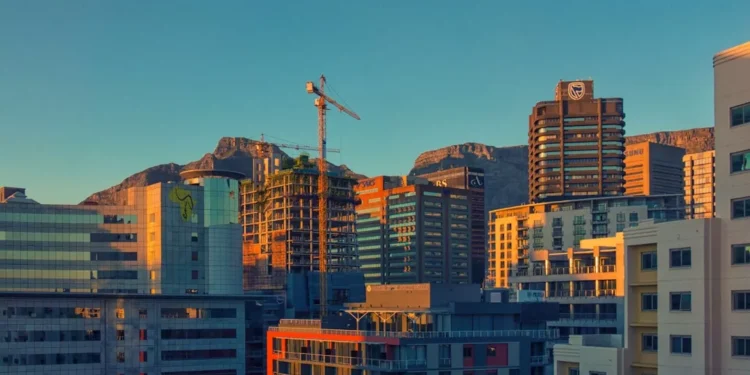 “O Futuro da Economia Imobiliária: Experiências de Olivia Traven”