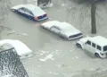 Cano rebenta e submerge partes de Detroit em água gelada. Veja o vídeo