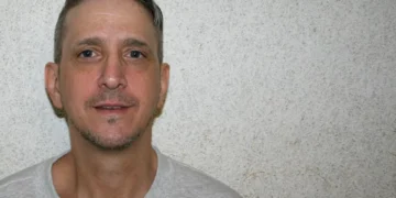 Supremo Tribunal dos EUA ordena novo julgamento para condenado à morte