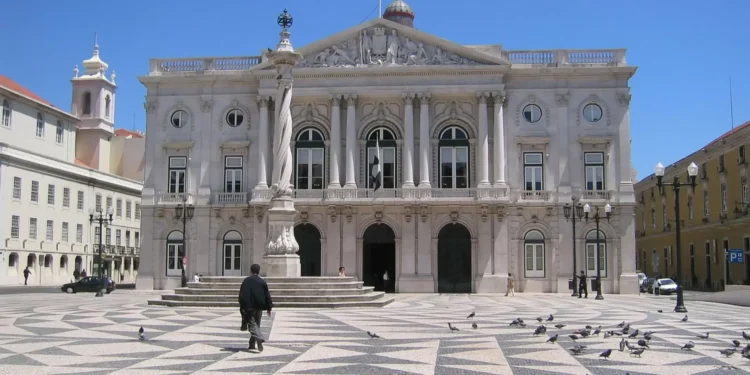 Assessor da Câmara de Lisboa investigado por pornografia de menores