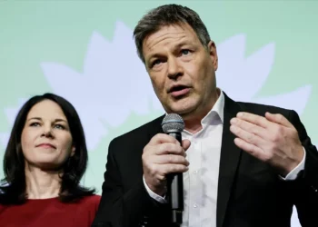 Verdes dispostos a continuar a integrar o governo alemão