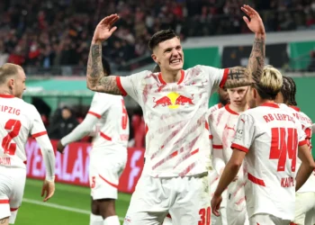 RB Leipzig socorre-se de penálti e afasta Tiago Tomás das ‘meias’ da Taça