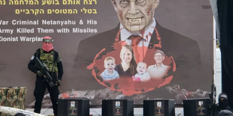 “Corpo sem identificação”. Israel diz que Hamas não entregou Shiri Bibas