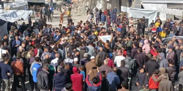 Centenas de palestinos protestam contra o Hamas no norte de Gaza