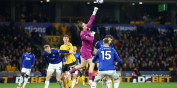 Wolverhampton, de Vítor Pereira, salva um empate na receção ao Everton