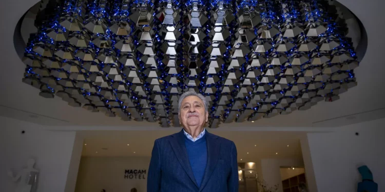 Quem é Armando Martins, para quem colecionar é uma “droga boa”?