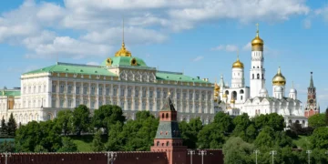 Rússia exige inclusão de potências nucleares europeias em negociações com EUA