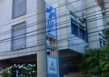 Voo com mais 135 brasileiros deportados chegam ao Brasil neste sábado (15)