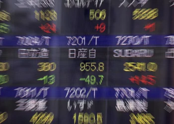 Bolsa de Tóquio fecha a perder 1,2%
