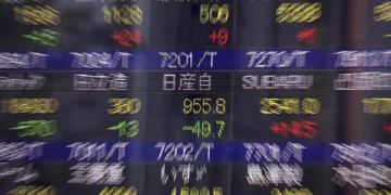 Bolsa de Tóquio fecha a perder 1,2%