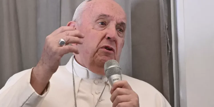 Papa Francisco celebra o início da Quaresma no hospital e participa ‘do rito da bênção das cinzas’