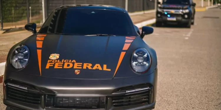 Polícia transforma Porsche de traficante em carro oficial de luxo
