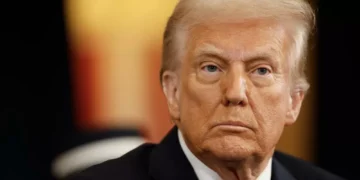 Trump assina decreto para fechar Departamento de Educação dos Estados Unidos