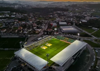 Dois estreantes disputam liderança do Paços de Ferreira