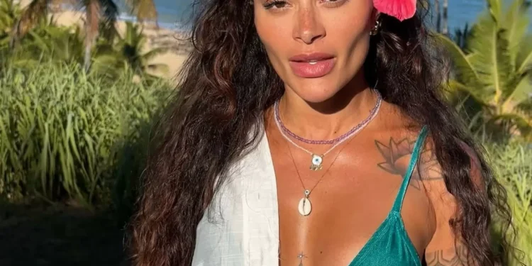 Atriz Aline Campos submetida a cirurgia por causa de HPV