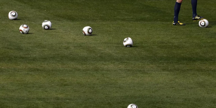 Caçadores das Taipas suspende jogador que agrediu árbitro