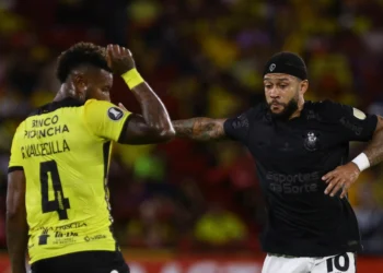 Corinthians: Ramón Díaz confirma discussão entre Gustavo Henrique e Memphis