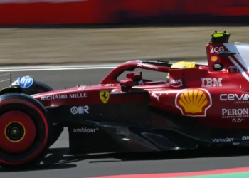 Hamilton vs. Verstappen: A comparação de qualificação como num videojogo