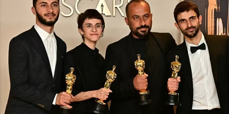 Palestino vencedor do Oscar é agredido e levado por soldados israelenses