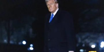 Trump ameaça Europa com tarifas de 200% sobre álcool