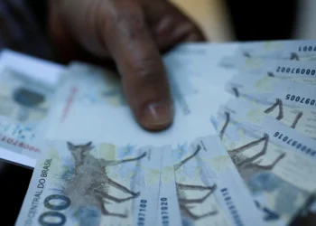 Bolsas dos EUA fecham em alta forte com impulso de Nvidia e Tesla