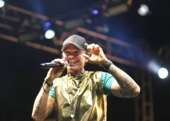 “Sou um milagre”, diz Simony sobre tratamento de câncer