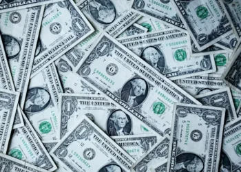 “Desmistificando as Finanças: Guia Simples para Investidores Iniciantes”