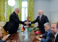 Lula se reúne com presidente da Alemanha e candidata do Equador durante visita ao Uruguai