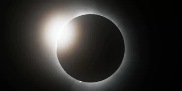 Eclipse solar vai poder ser visto no sábado