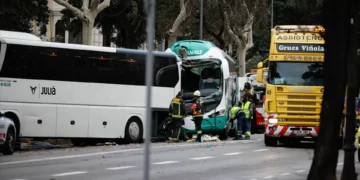 Mais de 50 feridos em acidente com autocarros de turismo em Barcelona