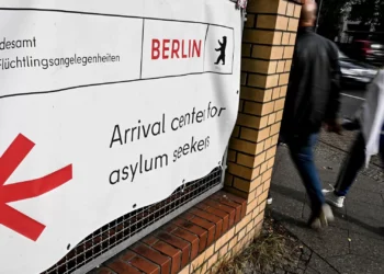 Novos pedidos de asilo na UE recuam para 912 mil em 2024