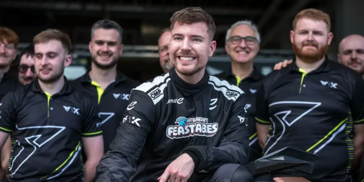 Youtuber Mr. Beast conduz Fórmula E e… termina contra um muro