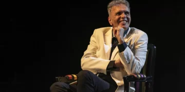 Uma “vida cheia de episódios” e “figuras tristes” deu um roast. Rui Reininho tentou “sair com elegância”