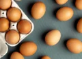 EUA: Aumento no preço dos ovos impulsiona contrabando pela fronteira
