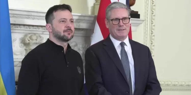 Líderes europeus se reúnem em Londres após bate-boca de Trump e Zelensky