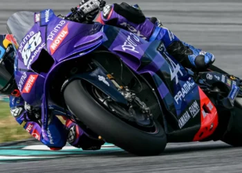 Vídeo: Miguel Oliveira mostra os comandos da sua moto