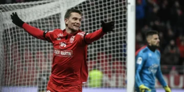 Jogou contra Di María e Mbappé e agora vende automóveis