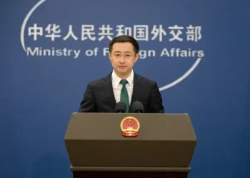 China e União Europeia retaliam tarifas dos Estados Unidos e agravam guerra comercial