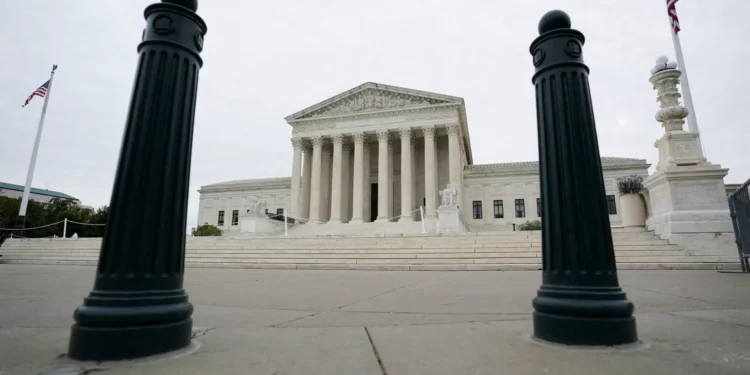 Supremo dos EUA do lado de pais sobre escolas abordarem temas LGBTQIA+
