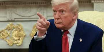 Trump afasta do Conselho Memorial do Holocausto próximos de Joe Biden