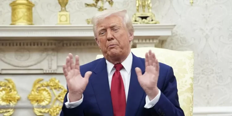 Trump diz estar descontente com a Rússia por ‘bombardear loucamente’ a Ucrânia