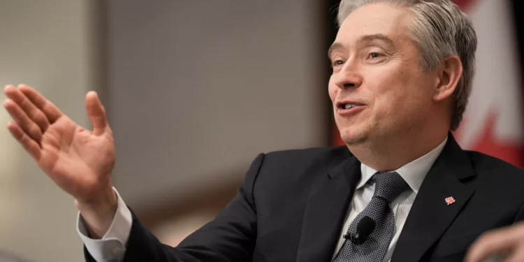 Canadá aplica 25% a importações de veículos dos EUA na quarta-feira