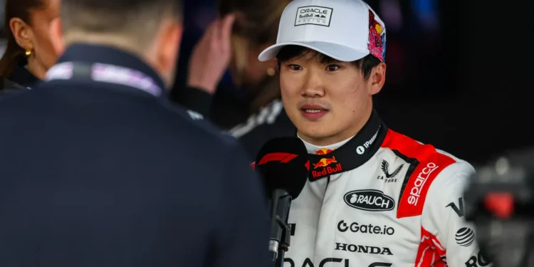 Tsunoda fala sobre a estreia pela Red Bull e avalia o RB21: “É diferente”