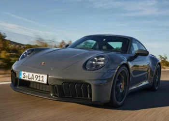 Porsche, BMW e Jaguar em nome do “Careca do INSS” chamaram atenção da PF