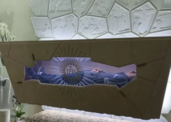 Vaticano adia a canonização do primeiro santo ‘millennial’ após a morte do papa