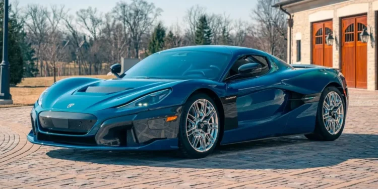 Há um (muito raro) Rimac Nevera à venda