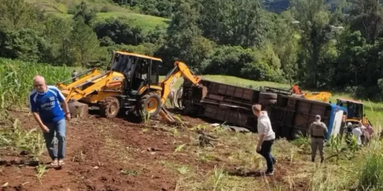 Aluna conta “horrível” momento de acidente com autocarro no Brasil